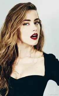 正义联盟中除了神奇女侠更妖艳的是海后湄拉
