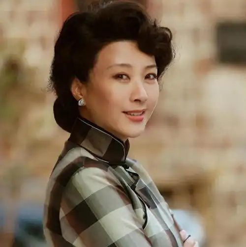 国家一级演员长得漂亮戏也好,为人低调不张扬,60岁婚姻成谜
