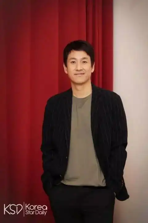 卡司超强iu李善均罗文姬吴达秀确认出演tvn新剧我的大叔
