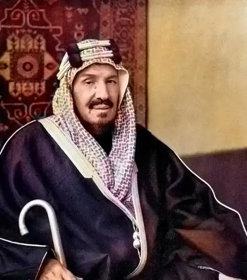 此人带着40多人建立一王国,娶300多个妻子,现子孙后代数万人