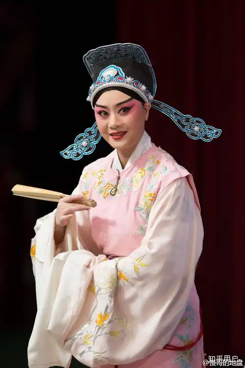 有没有炒鸡好看的京剧女演员图片
