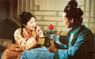 周瑞家的送宫花那次,王夫人姐妹俩长篇大套的聊天,信息量有点大
