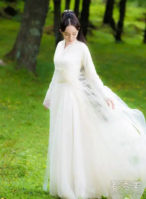 结束了杨幂版三代三代中的白前造型述评
