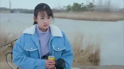 十五年等待候鸟帅哥和美女打情骂俏,女友表情不好了
