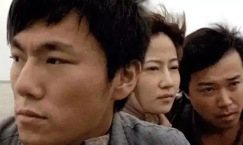 黄轩北漂十五年,北京东三环买两居室,面对人生的坎坷,他活出了最好的芳华
