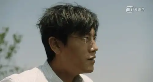 伊能静发小作文又现甜腻情话,不忘宣传秦昊新剧并辟谣秃头