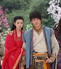 于正曝新神雕剧照杨过小龙女亲密舞剑