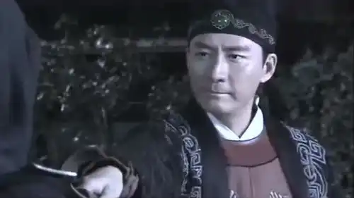 李元芳跟踪风帽黑衣人,马上要揭开时,乌勒质出现