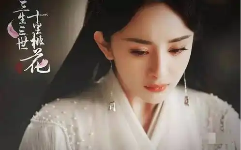 刘恺威硬是不肯离婚,看了杨幂的泳照我就明白了
