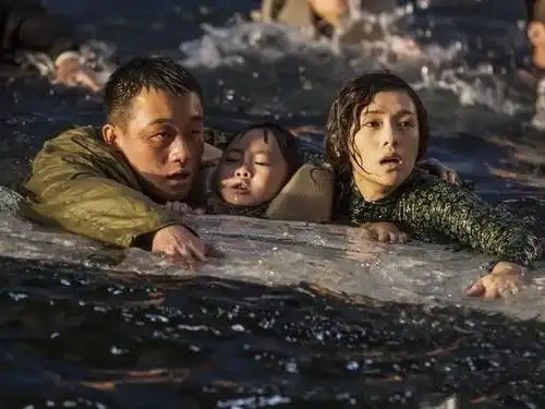 70年前的那场海难,船上近千名社会名流罹难,生还者仅36人