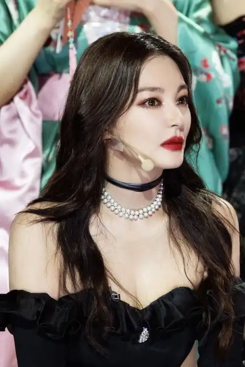 沈梦辰暗黑御姐风踢馆复活赛高马尾超有女团范,稳赢张雨绮白冰