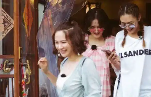谢娜吃不胖的原因终于找到了,看她筷子就知道了你学会了吗
