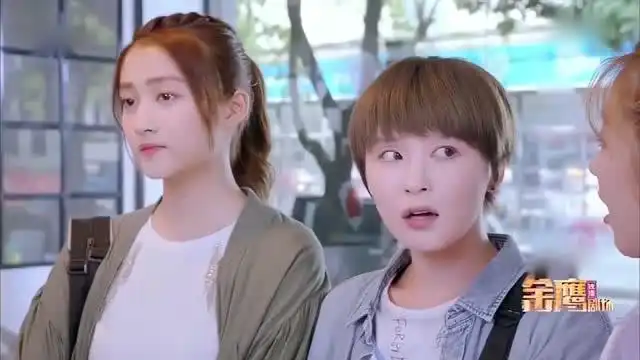 甜蜜暴击宋小米听到草莓冰淇淋两眼放光,直呼一定要让给我
