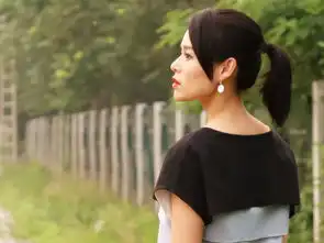 领养曝光精彩剧照胡杏儿引领时尚范儿
