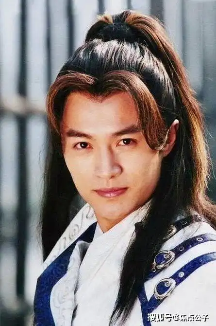 俊男靓女组合徐正溪杨超越新剧重紫开机,配角颜值都不错