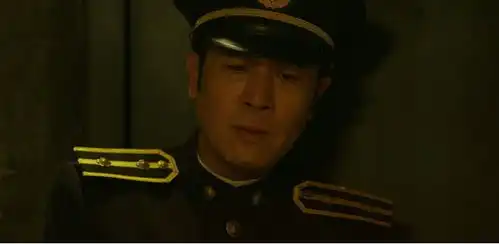 悬崖之上小兰为什么要在错误时间买电影票
