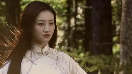 杨幂旗下再出白眼狼刚火就要求解约,网友这也太膨胀了