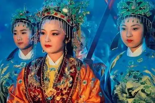 林黛玉和薛宝钗为啥都成薄命人,贾母最信任丫环怒骂缩头乌龟