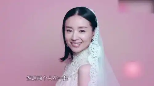 董洁带顶顶拍婚纱照,妈妈感动落泪,希望女儿找到合适的人
