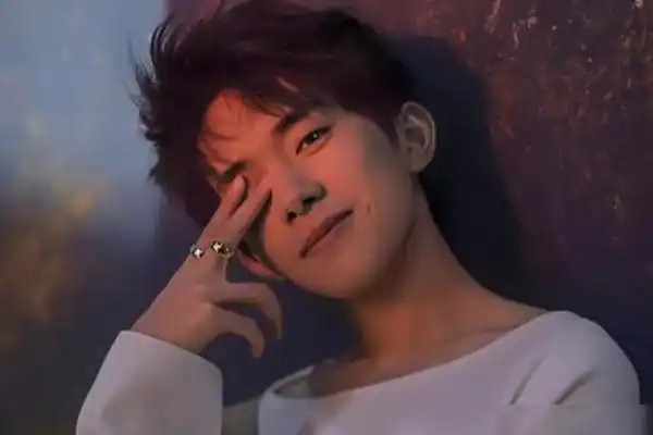 百花盛宴,千玺获奖,王俊凯主持,王源缺席,tf的不同转型路