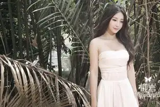 柳岩穿短裤晒照被指腿粗
