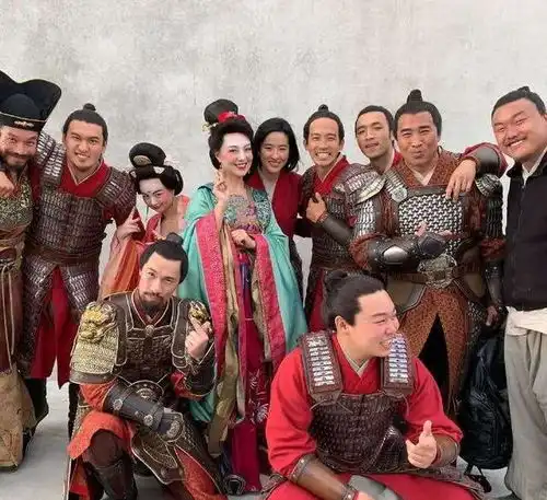 花木兰中国演员照刘亦菲美丽知性,李连杰甄子丹魅力依旧