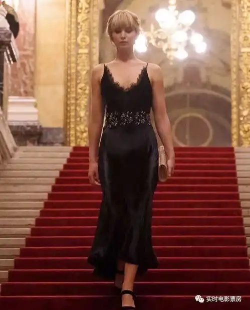 惊悚片红雀曝新照饥饿游戏导演执导