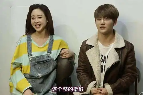 撒钱庆生太豪气小18岁老公出手阔气,咸素媛看到钱乐开了花