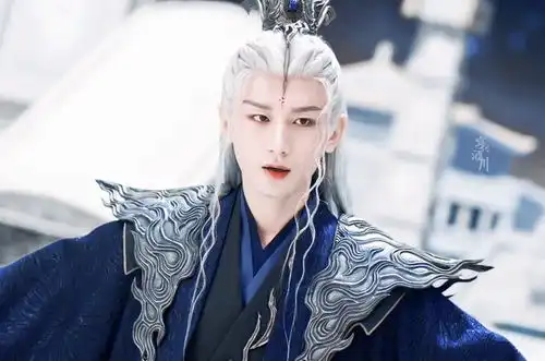 沉香如屑将定档成毅白发魔君邪魅,杨紫人设造型好像锦觅
