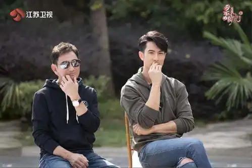 吴尊与父亲比颜值老子完胜,网友帅是可以被祖传的
