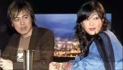 结婚33年后,周润发意外暴露婚姻真相把爱人当朋友,到底有多舒服

