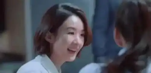 讲真,要不是看了演员表,蜜桃哥哥都没认出来那个人是赵丽颖
