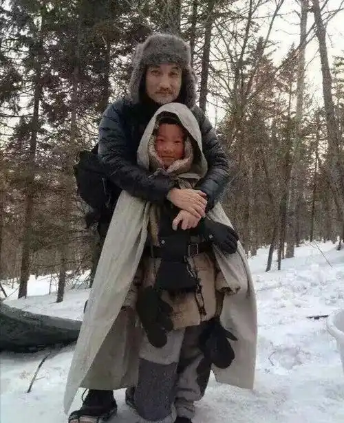 没想到天才滑雪少年,竟是徐克电影智取威虎山里的小栓住
