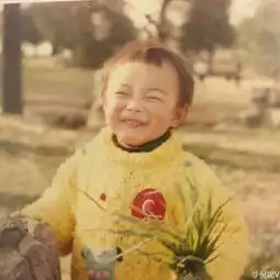 林志玲自曝一岁萌照盘点郑爽倪妮赵丽颖胡歌霍建华等当红明星童年萌照组图
