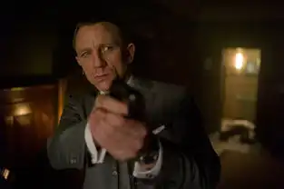007新片上映这一次最性感特工jamesbond怎么穿
