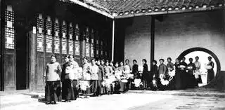 老外镜头下的真实金陵十三钗
