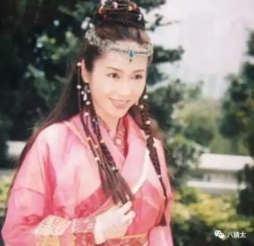 曾是一线女星,巅峰时下嫁残障老公,如今晒照脸部僵硬网友认不出