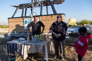 卡帕多西亚旅行指南,体验一场飞屋环游记