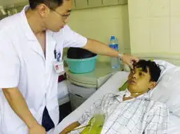 遵义现绿巨人小伙天天吃一盘田螺致全身变绿