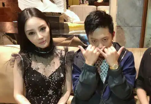 pgone时隔多年谈往事,一度曾想离开人世,李小璐疑隔空安慰