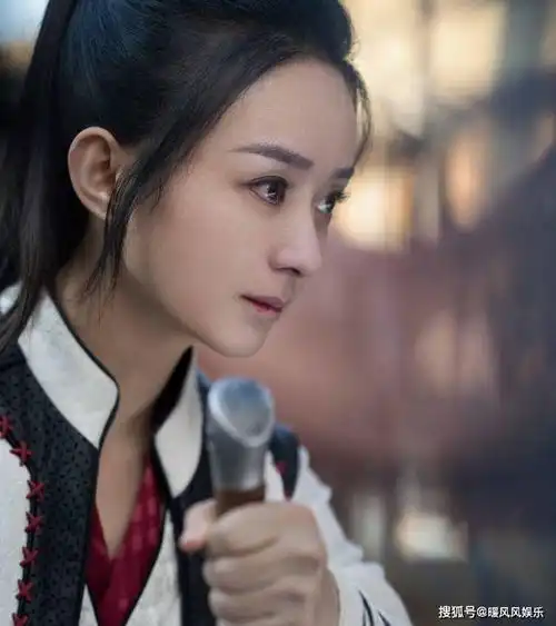 有翡更新最新剧照,男主造型让人期待,看到赵丽颖熬夜也要追
