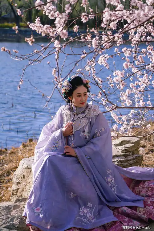 3月末颐和园西堤桃花满开,乐寿堂玉兰盛放,私家拍摄机位全公开

