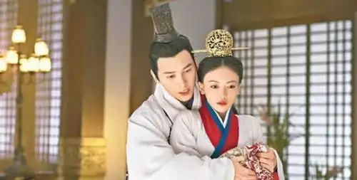 晒与吴谨言亲密照,洪尧被封心机男
