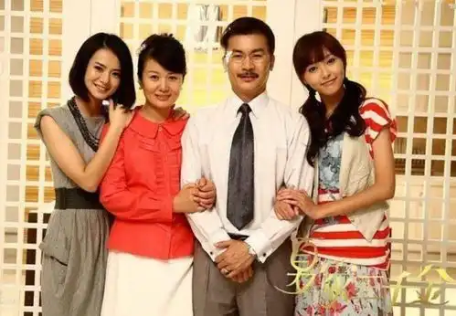 戚薇一家游迪士尼,lucky像极了妈妈,李承铉一举动暴露家庭地位