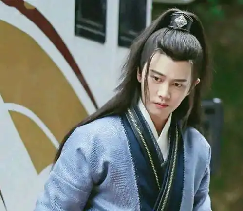 任嘉伦高产之年乌鸦小姐与蜥蜴先生首发剧照,主演配角养眼
