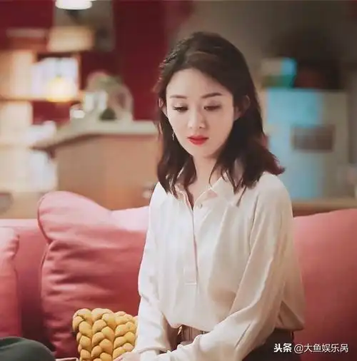 倾城时光中赵丽颖被绑剧照出来后,成为时下当红镜头
