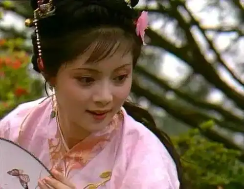 黛玉和薛宝钗的两次失态,不是任性,而是深情和心性难掩
