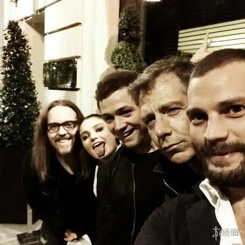 2018一大波新片剧照曝光复仇者联盟3锤哥满脸是血不省人事
