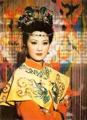 云肩,行走的艺术
