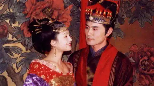 后妃手太长为什么有些朝代会出现后宫干政